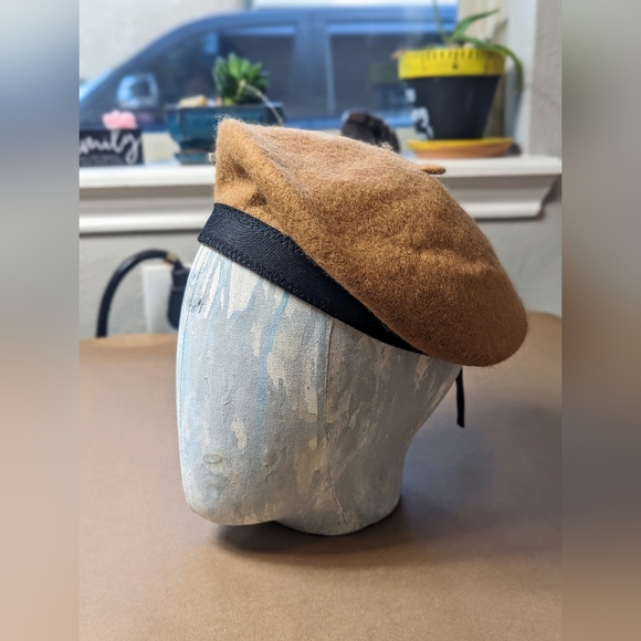 Beret (Brown) - Picture 2 of 13